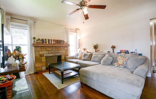 Beautiful 3bd/1ba Spanish Style home