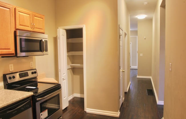 2 beds, 1 bath, $1,249