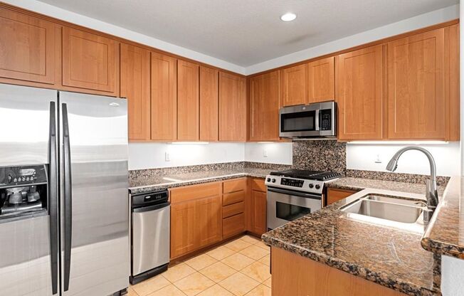 3 beds, 2 baths, $3,350, Unit UNIT 2404