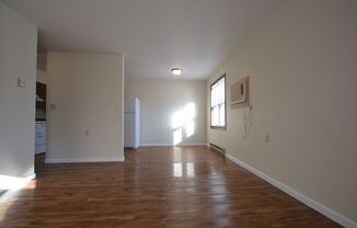 1 bed, 1 bath, 680 sqft, $545, Unit 14