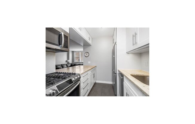 2 beds, 1 bath, 803 sqft, $5,395, Unit 8B