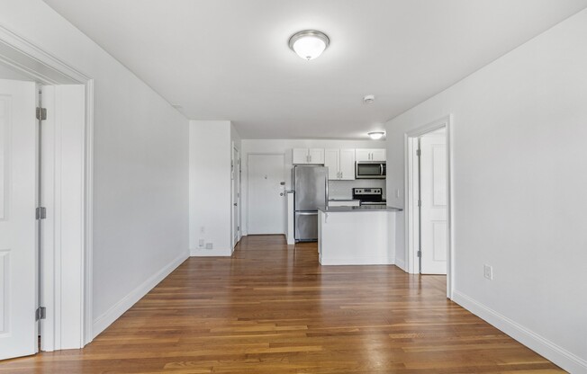 2 beds, 2 baths, 847 sqft, $2,650, Unit 5