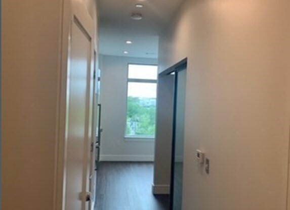 Studio, 1 bath, 445 sqft, $2,650, Unit 208