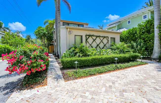 ***CAT\DOG PET FRIENDLY***NEW PHOTOS UPLOADED***BRAND NEW LANDSCAPING PACKAGE**BRAND NEW EXTERIOR UPLIGHTNG INSTALLED AND PAVERS***AIL FOR OFF-SEASON MAY - DEC 2023***FULLY FURNISHED***OLDE NAPLES***WALK TO THE BEACH***DOWNTOWN NAPLES***AMAZING LOCATION