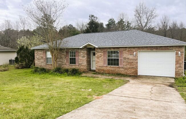 3bed/2bath Crestview home....$500 off move in special!!!