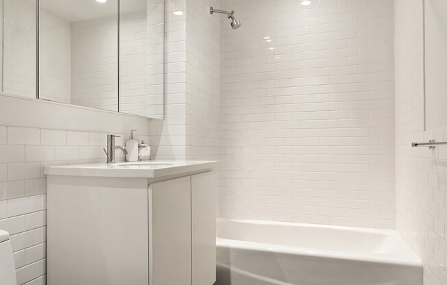 2 beds, 1 bath, 845 sqft, $6,100, Unit 15F