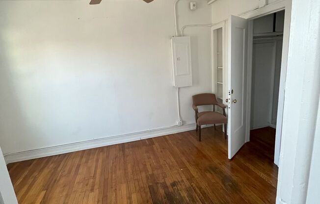 1 bed, 1 bath, $695, Unit 12