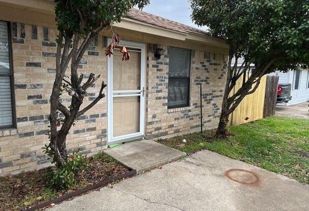 121 San Saba Avenue