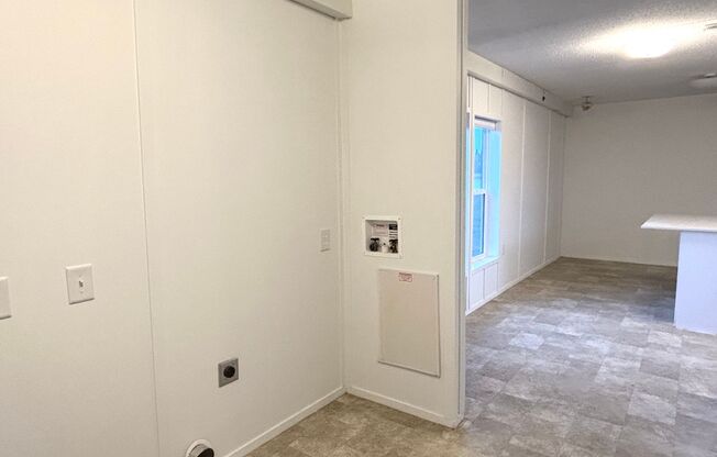 Manufactured House in the Country - Shed Included