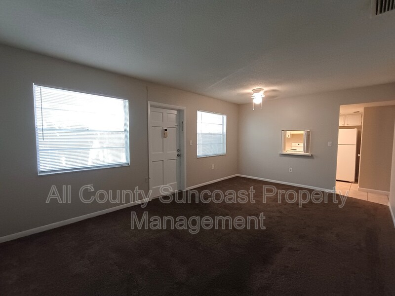 3467 33 AVE N
