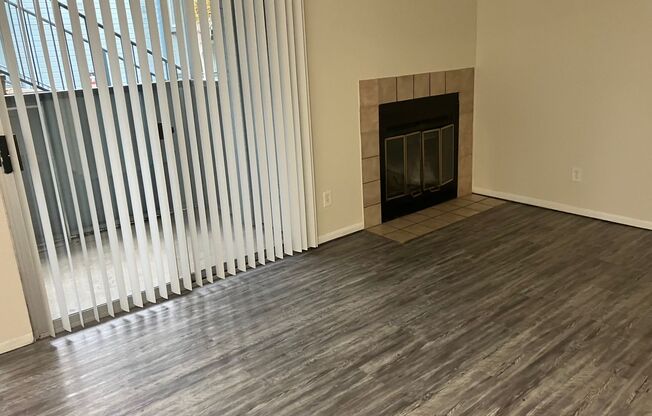 2 beds, 2 baths, 950 sqft, $1,725, Unit CG208