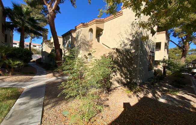 3 beds, 2 baths, $1,600