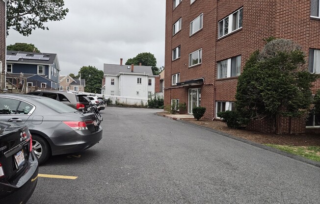 1 bed, 1 bath, 605 sqft, $2,300, Unit 21