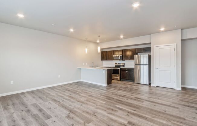 Big Ben Townhomes - 2 Bedroom/1.5 Bathroom