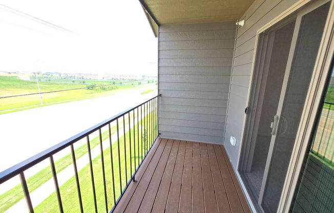 2 beds, 1 bath, 1,090 sqft, $1,230, Unit 3400 303