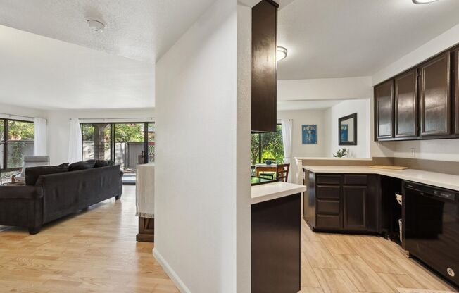Beautiful Ground-Floor 2BR Condo on Stanford Campus