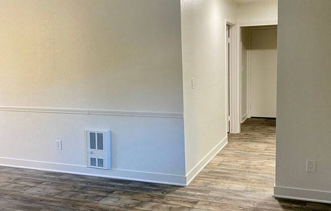 2 beds, 1 bath, 900 sqft, $2,300, Unit 8324-31