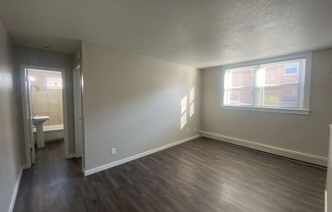 1 bed, 1 bath, 545 sqft, $795, Unit 114 NW College Ave #02