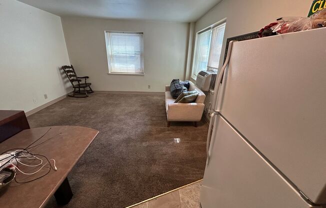 1 bed, 1 bath, $905, Unit 205