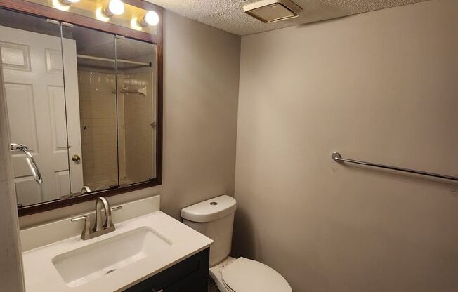 2 beds, 1 bath, $1,795