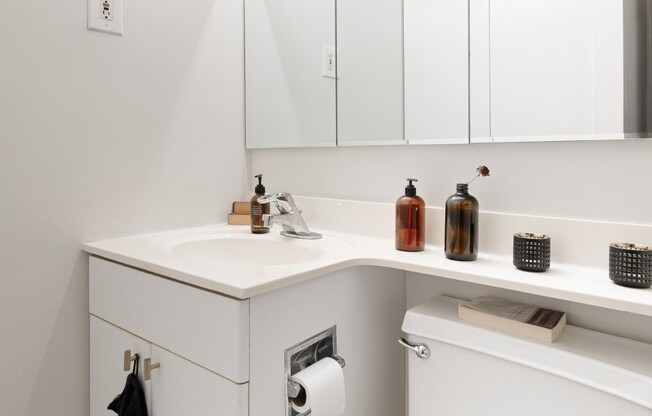 1 bed, 1.5 baths, $4,795, Unit 3B