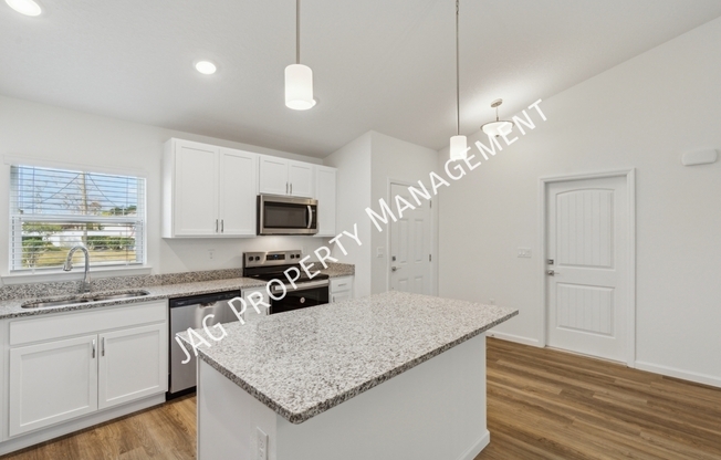 40 WOOD CTR LN