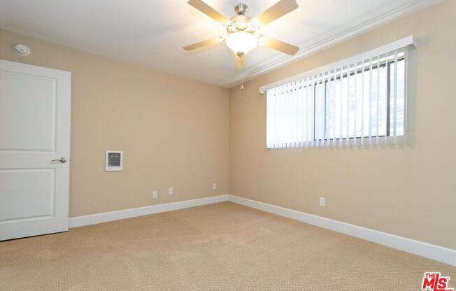 2 beds, 2 baths, 953 sqft, $4,300, Unit 561