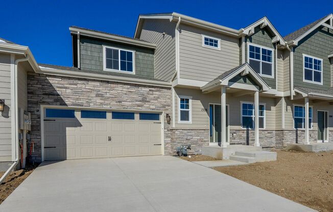 Beautiful 3 Bedroom, 2.5 Bath 2 Story Townhome in Berthoud!