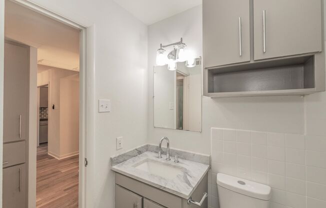 2 beds, 1 bath, $1,325