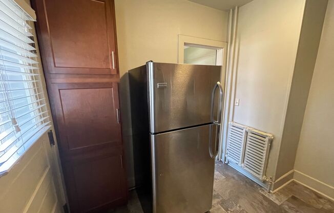 2 beds, 1 bath, 1,000 sqft, $1,060, Unit 2