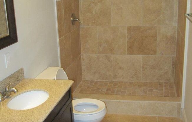 Huge Luxury South Side Home w/ Stainless Kitchen appliances and A/C