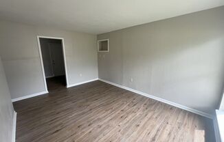 3 beds, 1 bath, $895