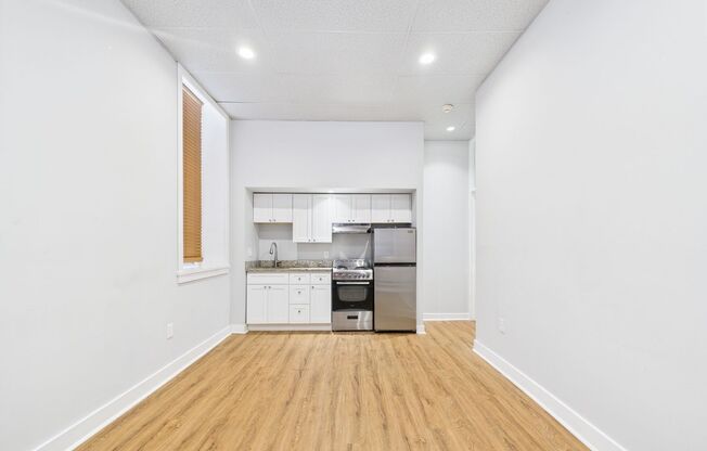 2 beds, 1 bath, $1,475, Unit 101