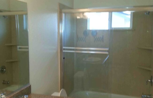 Spacious 2 Bedroom, 2.5 Bath Townhouse Located in Liberty Pointe Gated Community