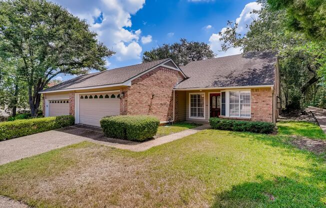 Rare 2 BR/ 2 BA Townhouse in Northwest Hills / Charleston Place (78731)