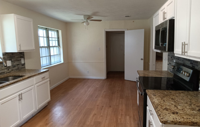 2412 KIMBERLY LN