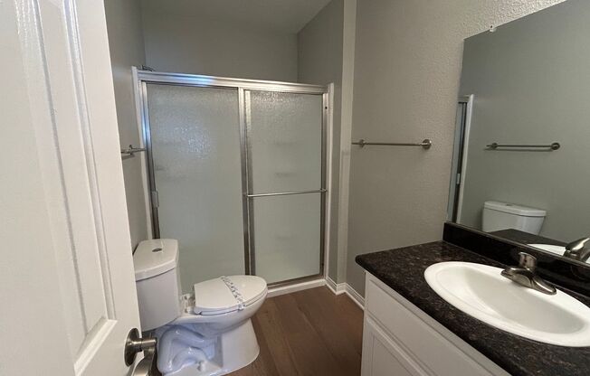 2 beds, 2 baths, 880 sqft, $2,750, Unit H-9