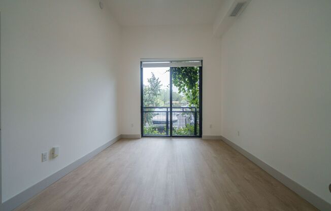 3 beds, 2 baths, 1,348 sqft, $2,622, Unit 114