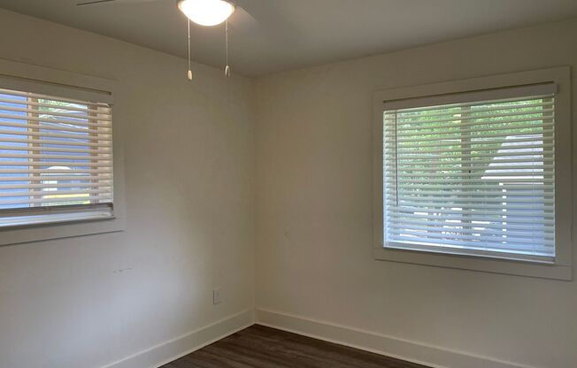 2 beds, 1 bath, 700 sqft, $1,750, Unit 216-04
