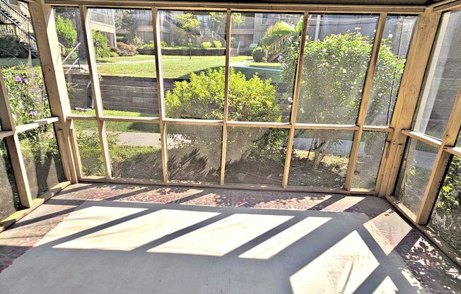 (RCH-26) Oak Square Apartments