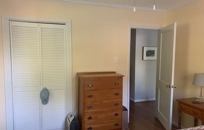 Check out this CHARMING 1BR/1BA Now Available in SouthPark Area!