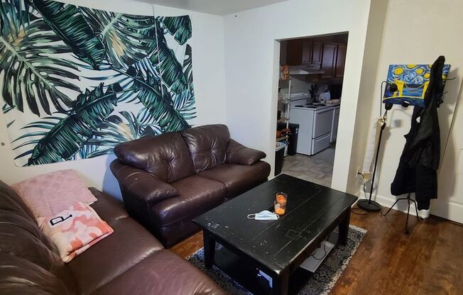 3 beds, 1 bath, $2,200, Unit #4