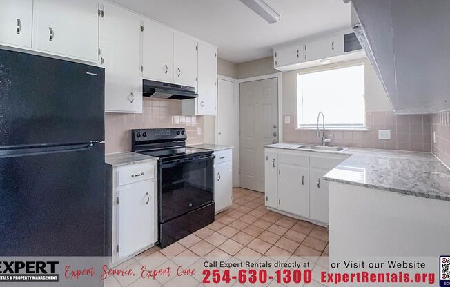 3 beds, 1 bath, 1,050 sqft, $995, Unit 907 Wells St