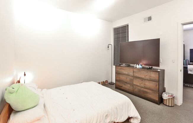 1 bed, 1 bath, 700 sqft, $2,295, Unit 306