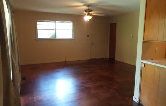 2 beds, 1 bath, $775