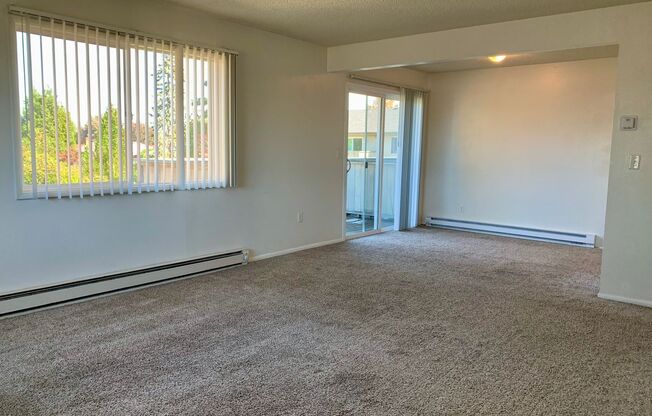 2 beds, 1 bath, 960 sqft, $1,398, Unit 7