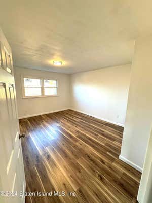 3 beds, 1 bath, 2,920 sqft, $2,600