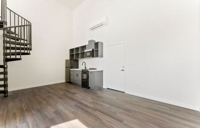 1 bed, 1 bath, 431 sqft, $2,895, Unit 10