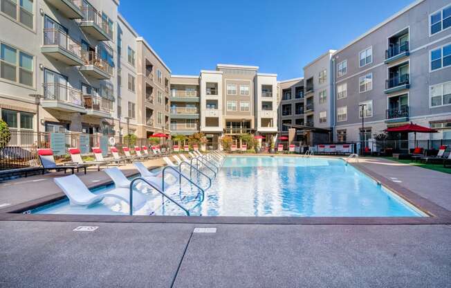 Carillon apartments in Nashville, TN photo of pool