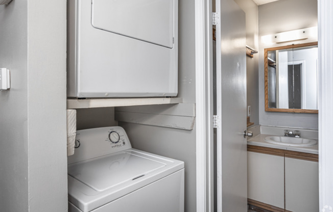1 bed, 1 bath, 615 sqft, $925, Unit E205